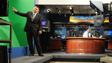 green bay meteorologists chanel 2|WBAY meteorologist Brad Spakowitz steps away from evening .